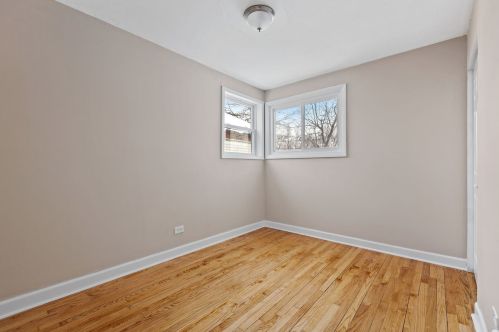 12537 Winchester Ave, Chicago IL 60827-5607 exterior