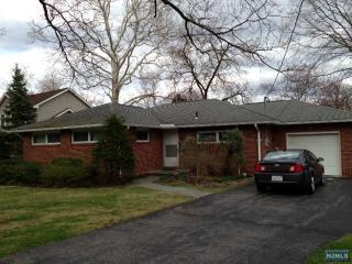 10 Mellon Ln, Tenafly, NJ 07670-1911