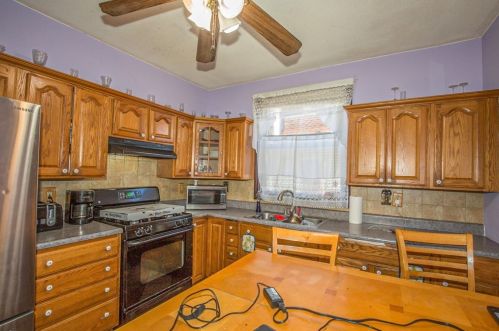 22 Loring St, Springfield MA 01105-2433 exterior