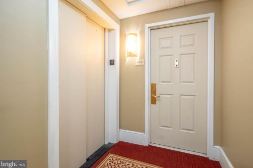 1500 Chestnut St, Philadelphia PA  19102-2737 exterior