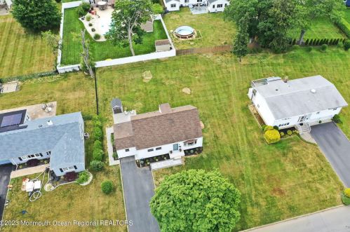 31 Poplar Ave, West Long Branch, NJ 07764-1608