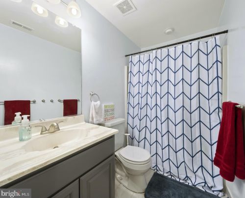 1690 Heather Ln, Huntingtown MD 20639-4109 exterior