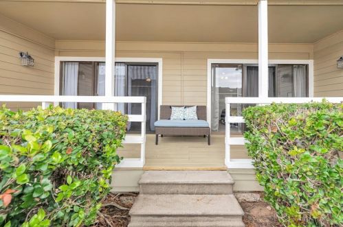 17 April Pt Dr, Montgomery TX 77356-8873 exterior