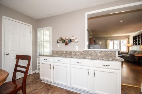 1151 Charlton St, Saint Paul MN 55118-2119 exterior