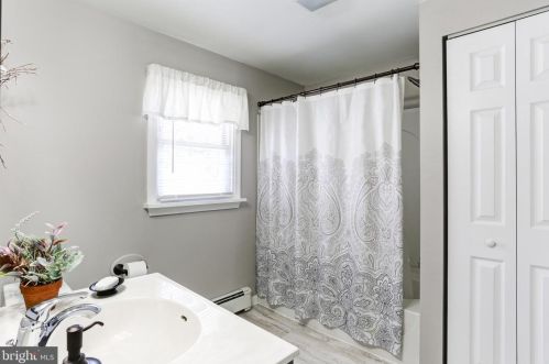 603 High St, Hummelstown PA 17036-1907 exterior