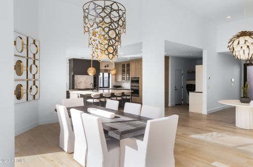 5841 Echo Canyon Cir, Phoenix AZ 85018-1243 exterior