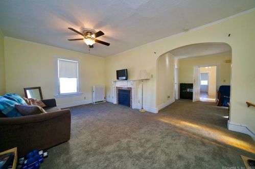 9 Fairview St, New Britain CT 06051-2707 exterior