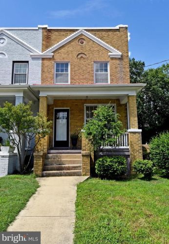 18 Sunset Dr, Alexandria VA  22301-2636 exterior