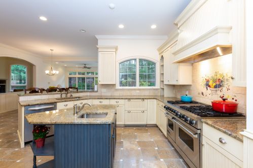 1 Park Rdg Ct, Chester NJ 07930-3016 exterior