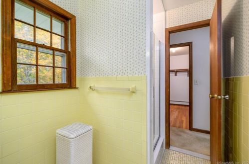 109 Holmes Rd, Ridgefield CT 06877-4304 exterior