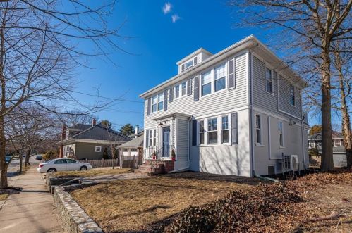 12 Goldsmith St, Providence, RI 02906-4809