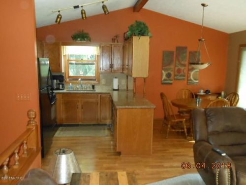 1125 60th St, Grand Rapids, MI 49508-7068