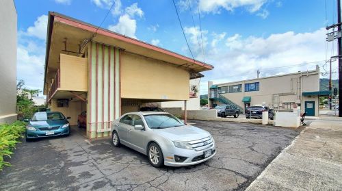 1116 Isenberg St, Honolulu HI 96826-2920 exterior