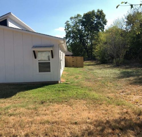 1036 Coffin St, Denison TX  75020-7527 exterior