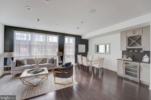 654 13 St, Philadelphia PA 19123-2427 exterior