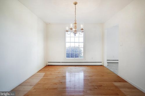 869 Fairview Dr, Hanover PA 17331-9747 exterior