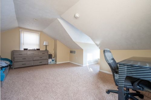 1308 Eleanor St, Pittsburgh PA  15203-2719 exterior