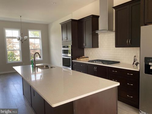 1708 Anderson Rd, Mc Lean VA  22102-1610 exterior