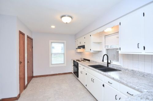 8526 Keefe Ave, Milwaukee WI  53222-2821 exterior