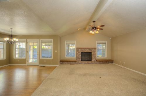 2181 Daubenberger Rd, Turlock CA 95380-9114 exterior