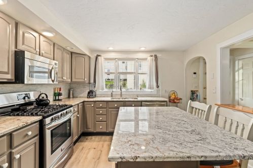 58 Farrar Ave, Worcester MA 01604-3219 exterior