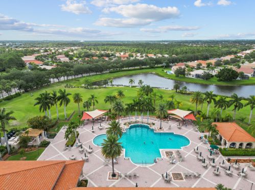 324 Breezy Point Loop, Fort Pierce FL  34986-2669 exterior