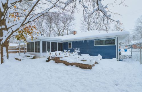 668 Melrose St, Plainwell MI 49080-2207 exterior