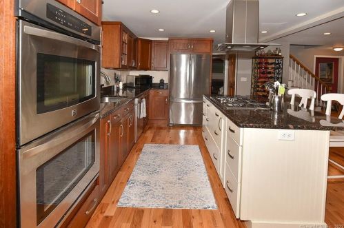 41 Marjorie Ln, Vernon CT 06066-4007 exterior