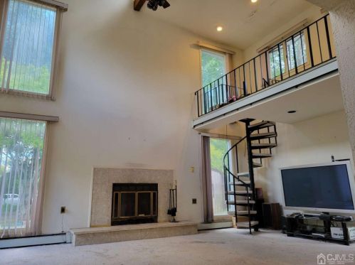 30 Desser Pl, Metuchen, NJ 08840-1706