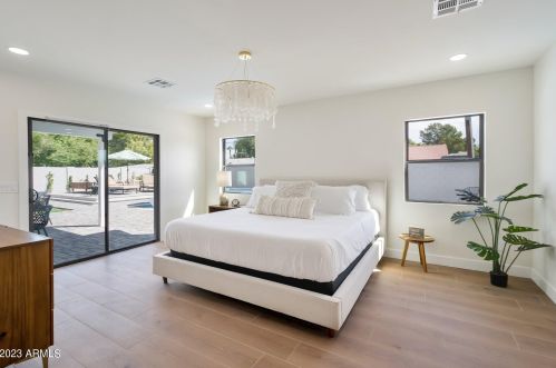 8001 11th Ave, Phoenix AZ  85021-5626 exterior