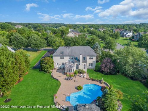 405 Peter Forman Dr, East Freehold NJ 07728-9348 exterior