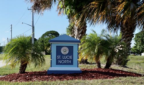 5426 Clark Ave, Fort Pierce FL 34983-2307 exterior