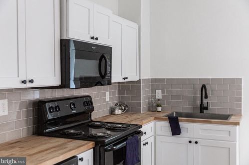 216 James St, Lancaster PA 17603-2910 exterior