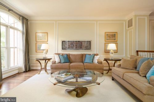 1532 Hampton Hill Cir, Mc Lean VA  22101-6020 exterior