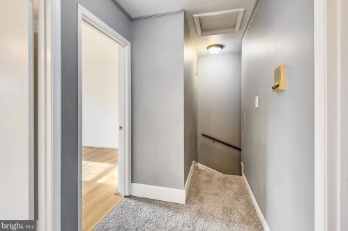 2685 Centennial Ct, Alexandria VA 22311-1304 exterior