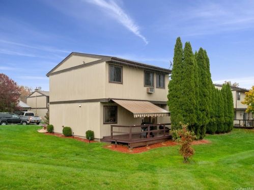 7 Mnr Mews, Middletown NY 10940-3549 exterior