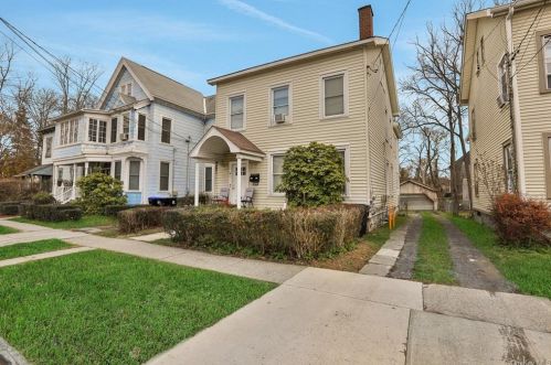 23 Jewett Ave, Poughkeepsie, NY 12601-3803