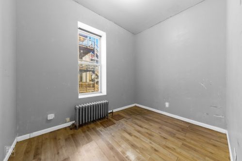 3921 Grenshaw St, Chicago IL exterior