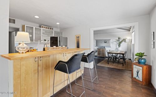 9637 Central Ave, Phoenix AZ  85020-2033 exterior