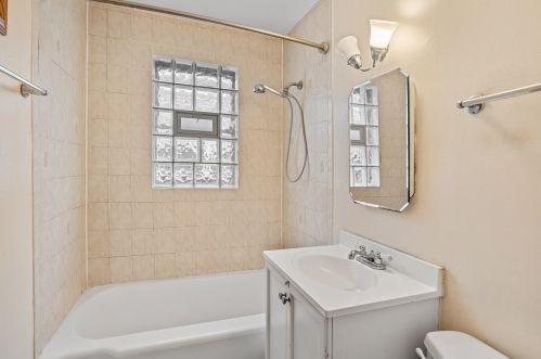 4542 Lamon Ave, Chicago IL 60639-3235 exterior