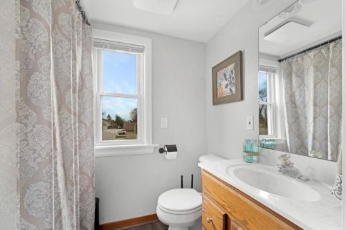 1235 Arlington Ave, Manitowoc WI 54220-2628 exterior