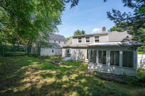 25 Chestnut St, West Springfield MA 01089-2804 exterior