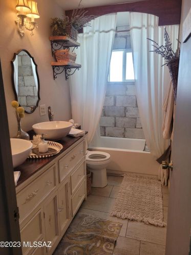 2114 Catalina Ave, Tucson AZ 85712-3225 exterior