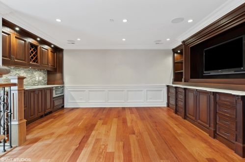 716 Schubert Ave, Chicago IL 60614-1247 exterior