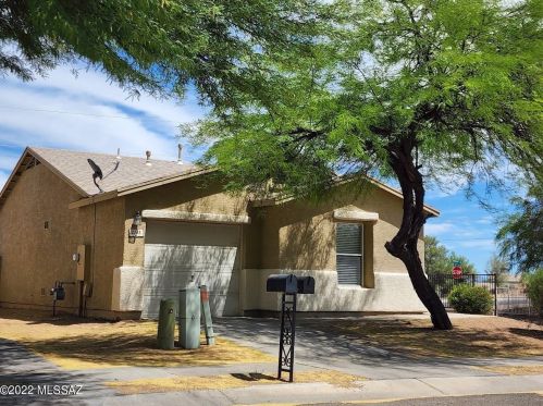 2363 Mcconnell Dr, Tucson, AZ 85710-8095