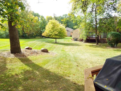 1882 Jenny Ln, Rochester MI 48309-3381 exterior