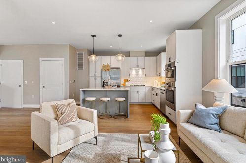 235 Montgomery, Alexandria VA 22314-1513 exterior