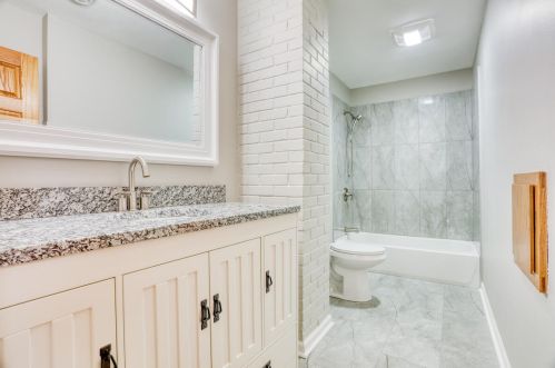 6808 Park Mnr Dr, Milwaukee WI 53224-4636 exterior