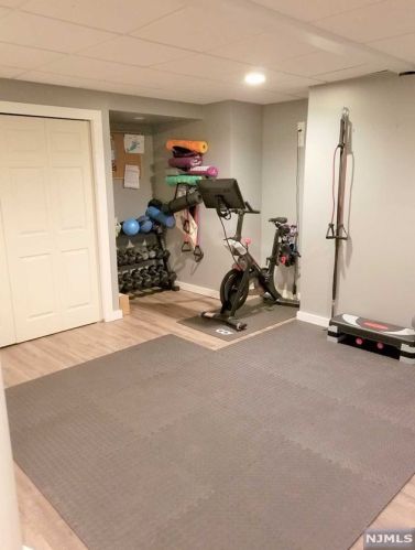 25 Foxboro Ln, West Milford Lakes NJ  07480-4917 exterior