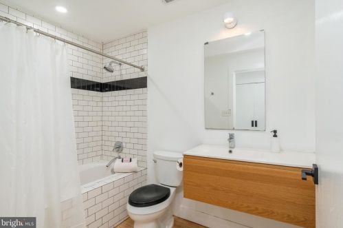 2218 Emerald St, Philadelphia PA 19134-2505 exterior